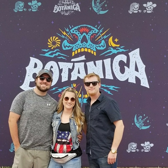 Meet your Posher, Victoria - Picture 4 of 5